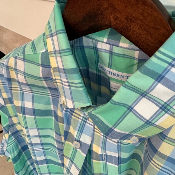 Southern Tide Other - Southern Tide Green and Blue Performance Button Down Shirt